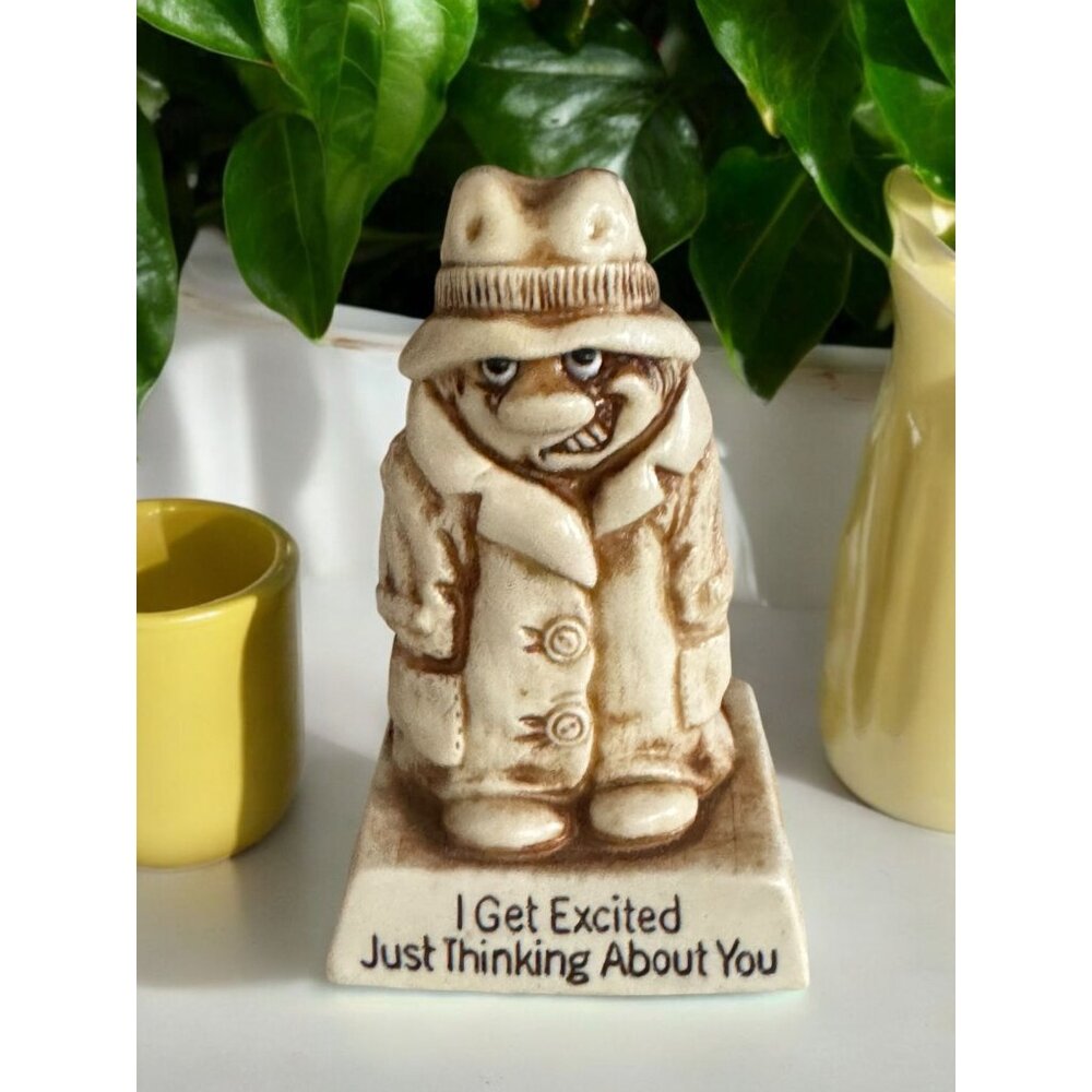 Vintage 1977 Russ Berrie & Co. Inc. Ceramic Figurine
